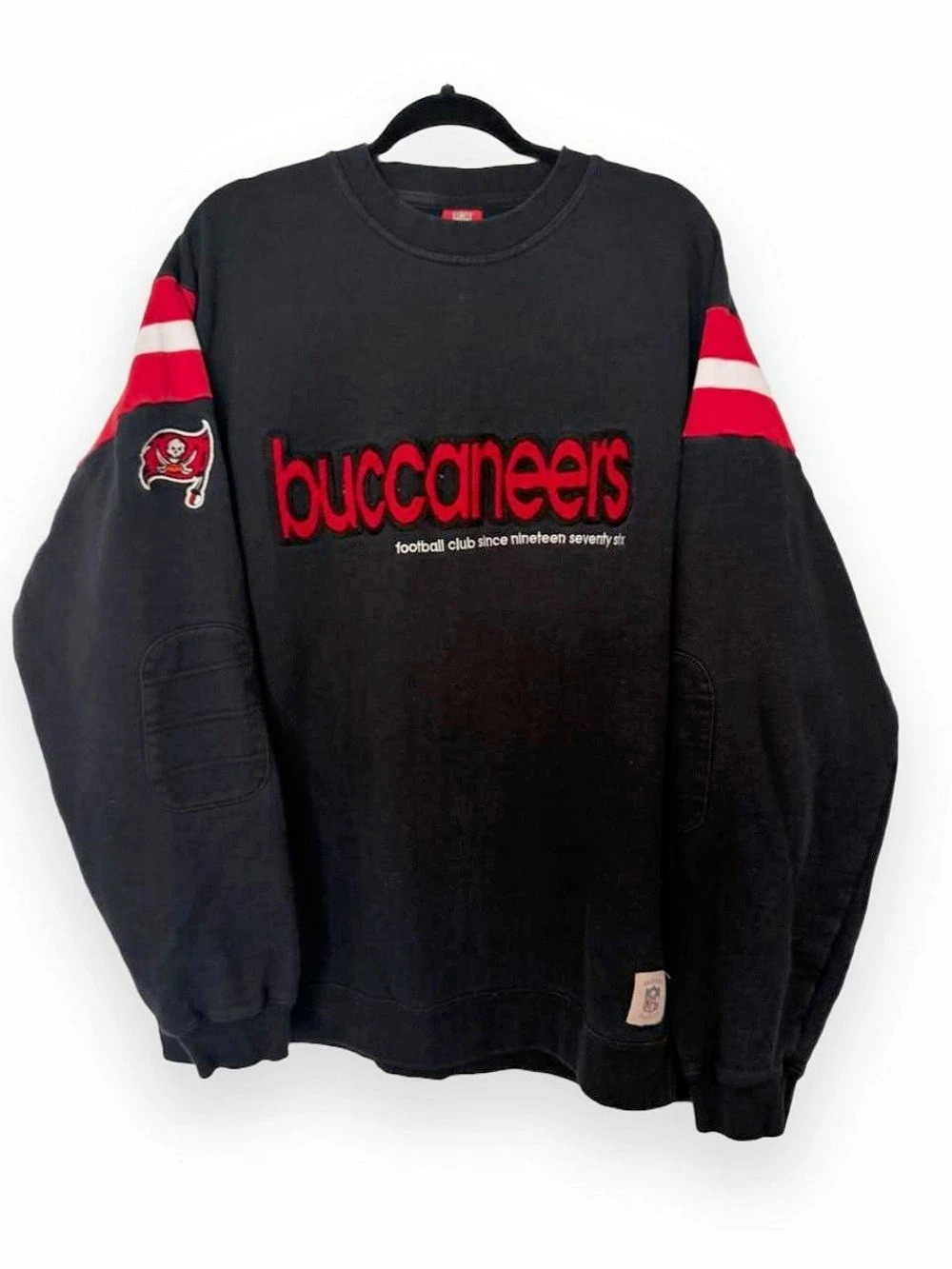 Vintage Y2K Tampa Buccaneers embroidered NFL football sweatshirt size large